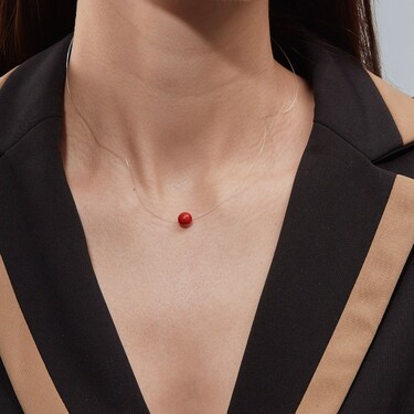 Колье-невидимка на леске с бусиной из Коралла