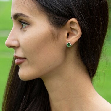 Серебряные серьги Клевер / Четырехлистник с Натуральным зеленым Агатом 8мм, пусет, платирование