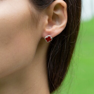 Серебряные серьги Клевер / Четырехлистник с Натуральным красным Кораллом 8мм, пусет, платирование