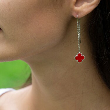 Серебряные серьги Клевер / Четырехлистник с Натуральным красным Кораллом 8мм, протяжка, платирование