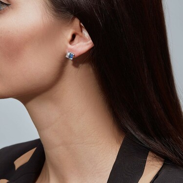 Серебряные серьги пусеты гвоздики Кубики с кристаллом Premium, Мистик зеленый, родий