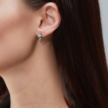 Серебряные серьги пусеты гвоздики Кубики с кристаллом Premium, Северное сияние, родий