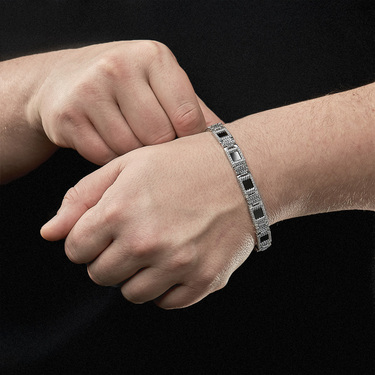 Серебряный мужской браслет, полужесткое плетение, с ониксом натуральным и фианитом, в родии, 0,9 см