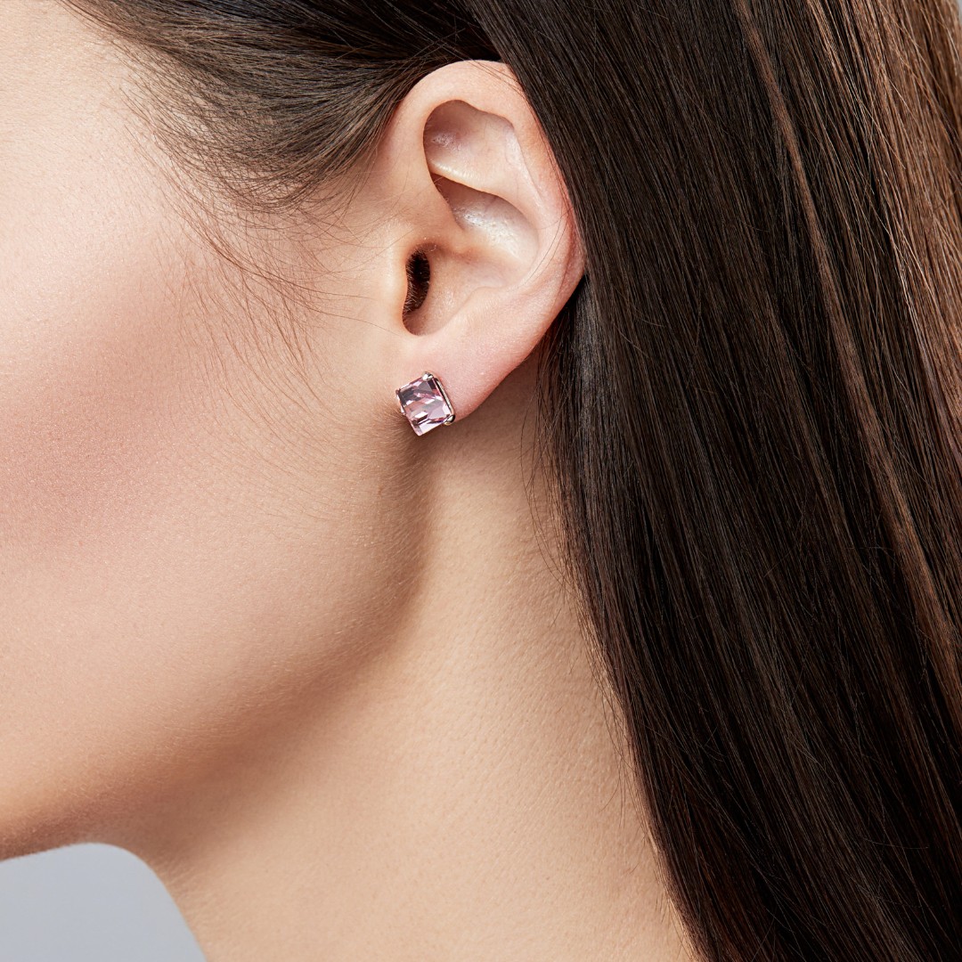 Серьги Пусеты,Серебро,с вставкой Кристалл Сваровски Розовый цвета,с замком Винтовой,РОССИЯ