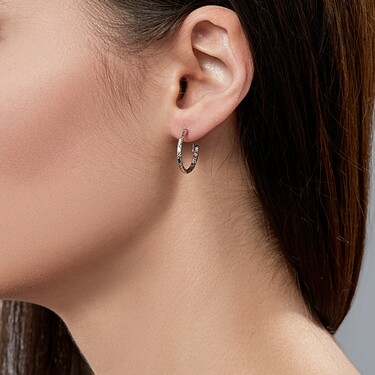 Серебряные фантазийные серьги Кольца / Конго / Круглые с алмазной гранью, диаметр 1,7см, родирование