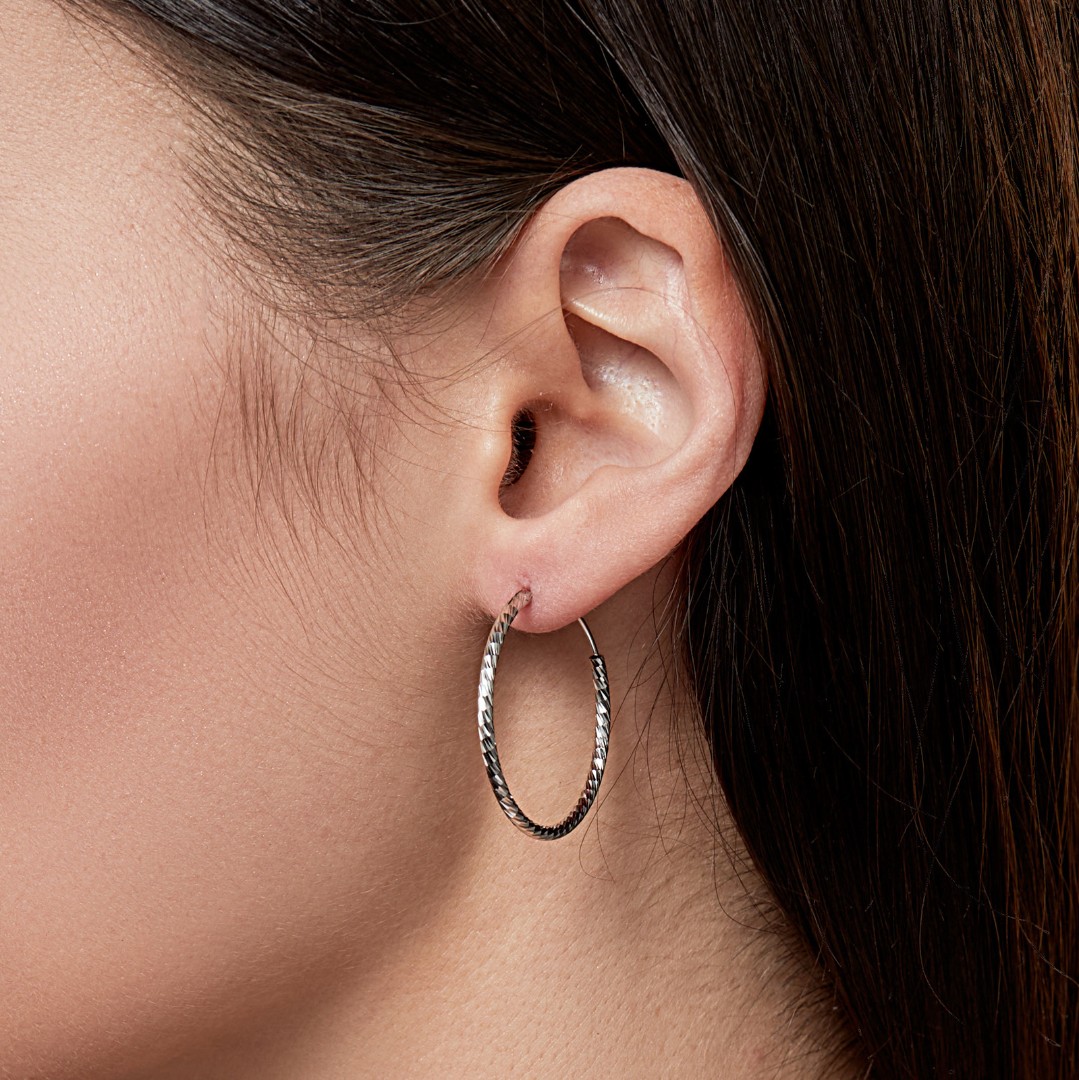 Серебряные фантазийные серьги Кольца / Конго / Круглые с алмазной гранью, диаметр 3 см, родирование Серьги,Серебро,с вставкой Без вставок,с замком Конго,КИТАЙ