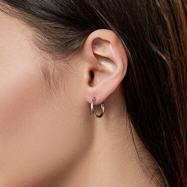 Серебряные фантазийные серьги Кольца / Конго / Круглые с алмазной гранью, диаметр 1,5см, родирование