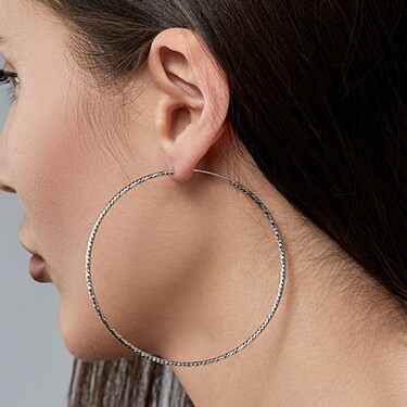 Серебряные фантазийные серьги Кольца / Конго / Круглые с алмазной гранью, диаметр 7 см, родирование