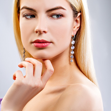 Серебряные серьги с цирконием, длина 7 см