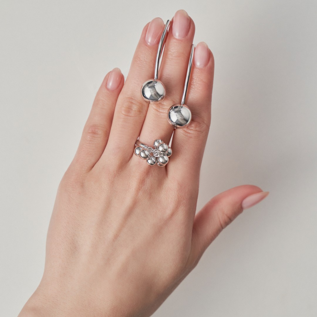 Узкое серебряное женское кольцо с подвесками Кольцо,Серебро,с вставкой Без вставок,РОССИЯ