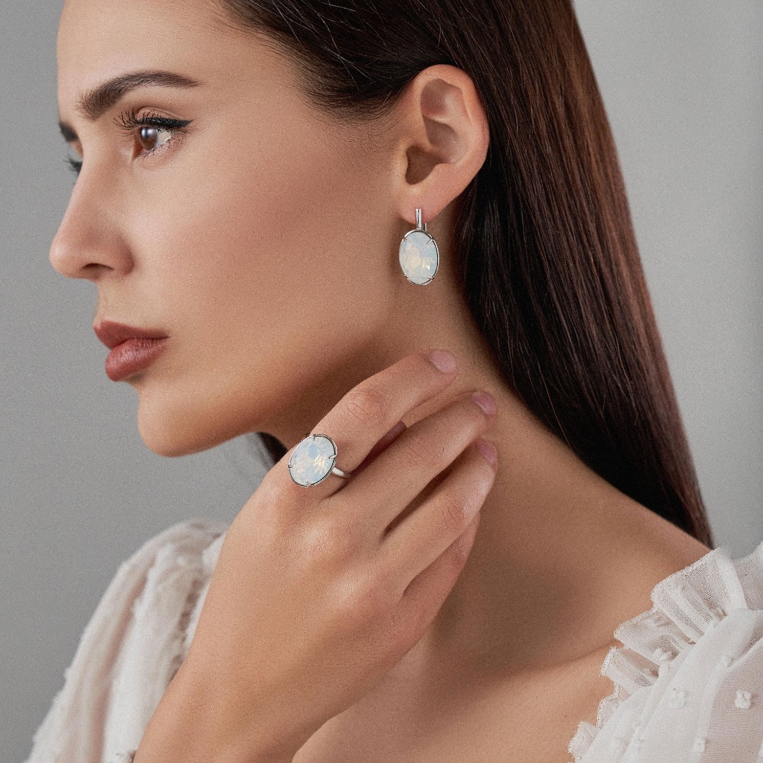 Серебряные серьги с крупным кристаллом Premium, Лунный камень, родий Серьги,Серебро,с вставкой Кристалл Сваровски Белая цвета,с замком Английский,РОССИЯ